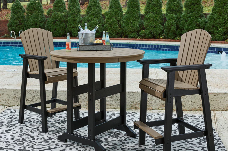 5 Must-Have Tampa Outdoor Furniture Pieces for Entertaining Guests